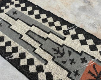 Handwoven Wool Jute Kilim Runner Rug: Geometric Indian Design
