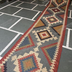 Handwoven Wool Jute Kilim Rug: Oriental Indian Design