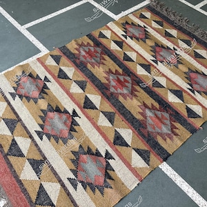 Handwoven Wool Jute Kilim Runner Rug: Geometric Indian Design