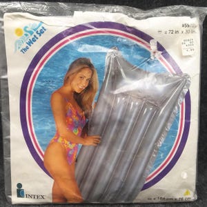 VTG 1997 Intex The Wet Set Suntanner Pool Float Clear Top Reflective Bottom NOS