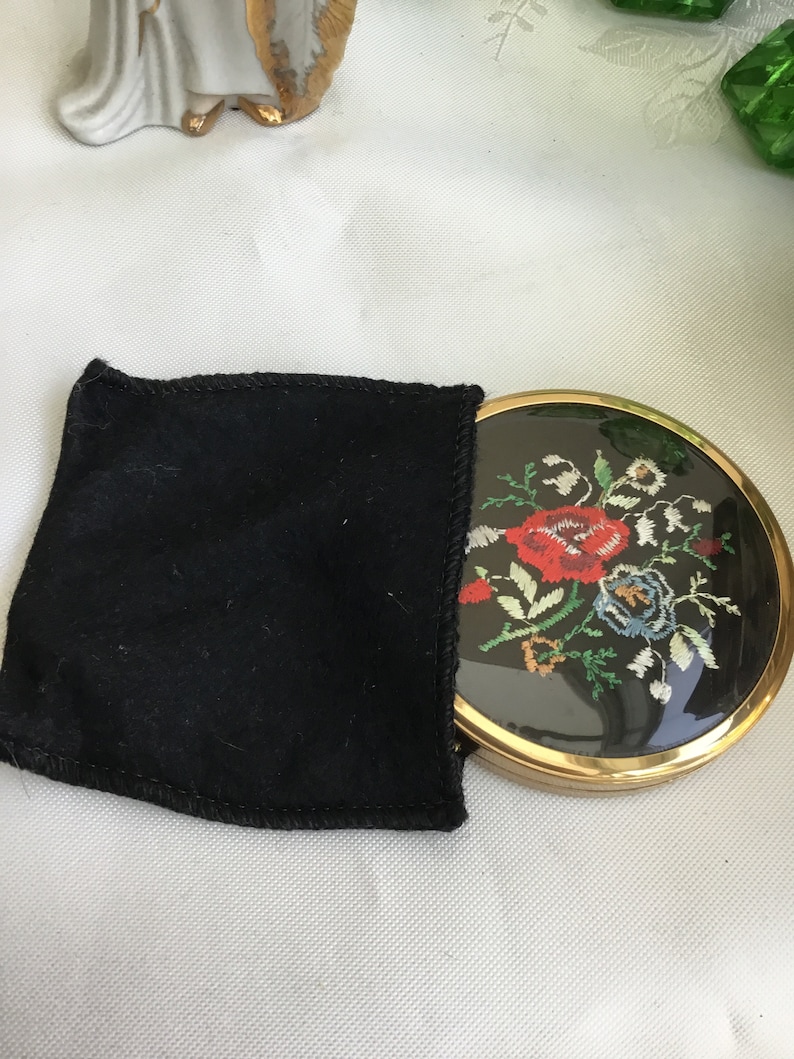 Vintage 1960\u2019s Powder Compact Embroidered Flowers