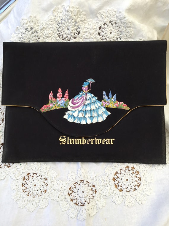 1930/40s Slumberwear Case - Nightdress Pyjamas Li