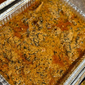 エグシスープ（鶏肉、牛肉、ヤギ肉、魚、または各種肉入り）