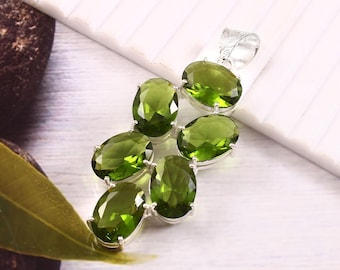 Peridot pendant, 925 sterling silver pendant, handmade pendant, gift for her/him, gemstone pendant, green peridot pendant, anniversary gift