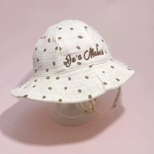 Fall in love with our patterned baby hats: cute, soft, and perfect for a gift or an unforgettable photo!