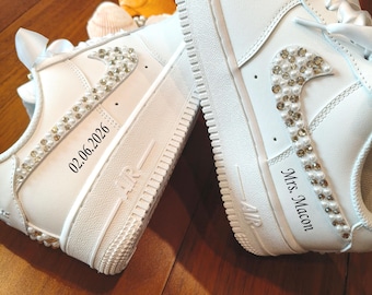 Personalisierte Hochzeits-Sneaker für Braut - Hochzeit Perlen Sneakers - Perlen-Spitzen-Brautschuhe - Einzigartiges Jubiläumsgeschenk - Abschlussball-Sneaker