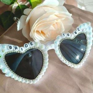 bridal sunglasses, bridal sunglasses, personalized pearl glasses, Heart-shaped sunglasses, bridesmaid glasses, wedding glasses, party favors