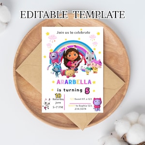 Edytowalny szablon zaproszenia urodzinowego Gabbys Dollhouse, drukowane zaproszenia na przyjęcie urodzinowe, cyfrowe zaproszenie na przyjęcie urodzinowe, zaproszenie na kartkę urodzinową