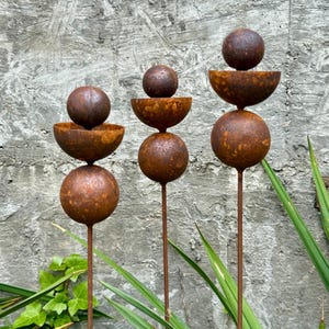Rusty Flower Buds Set of 3, Garden Stakes, Metal Yard Art, Outdoor Garden Decor, Rustic Metal Sculpture Rusty Rain Catchers Unique Gift
