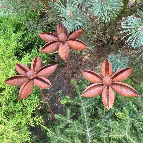 Handmade Rusty Metal Flower Garden Stakes – Set of 3, Rustic Outdoor Decor