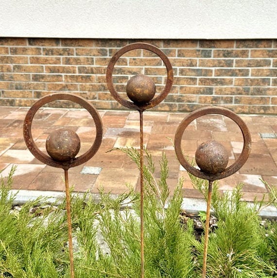 Rusty Metal Garden Finials, Yard Art Decor, Set of 3