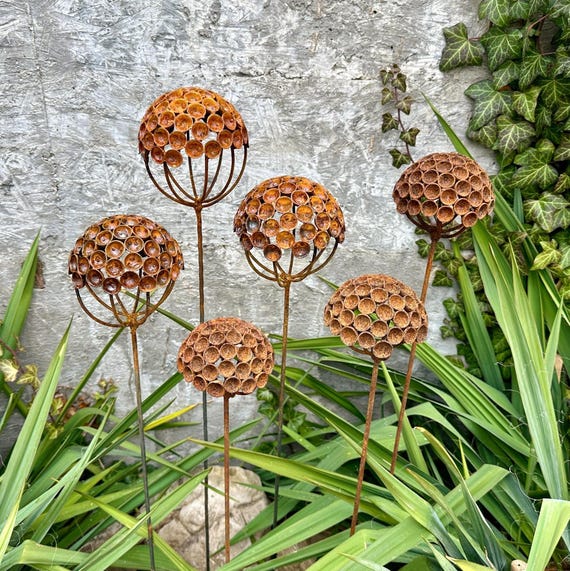 Rustic Metal Flower Set for Garden Decor, 6 Pieces Handmade Landscaping Art
