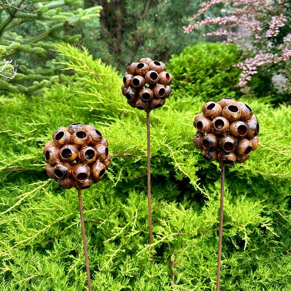 Rustic Garden Flower Sculptures – Set of 3 Metal Exotic Blooms, Yard Decor