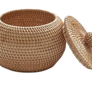 Handwoven Rattan Storage Basket Brown Portable and Sturdy 15x15x12cm Natural Wicker Organizer for Home or Office