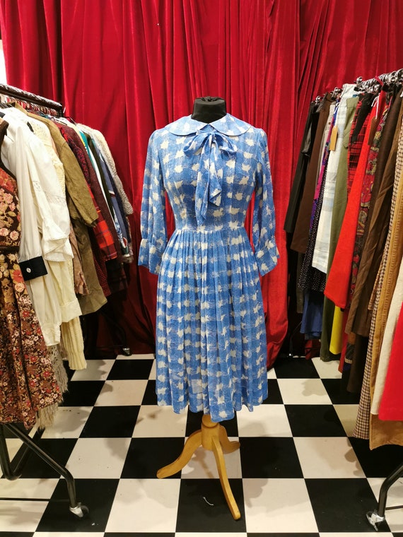 Vintage 1950s Powder Blue & White Peter Pan Collar