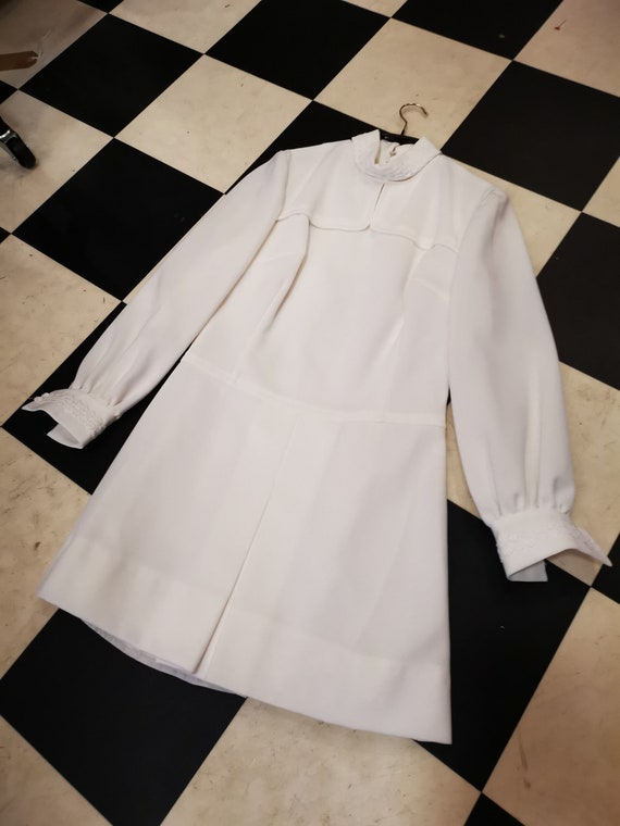 Vintage 1960s White High Neck Bishop Sleeve Mini D