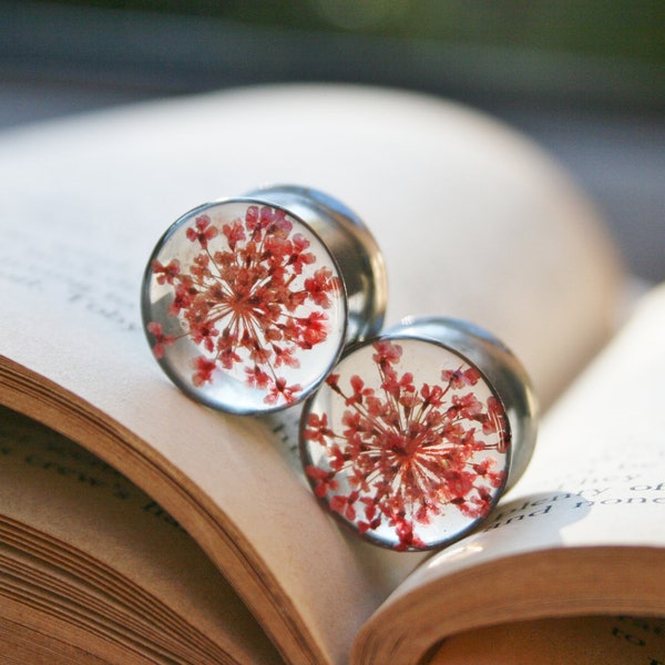 5/8" Red Flower Plugs Queen Annes Lace in Resin for gauged ears 5/8", 16mm