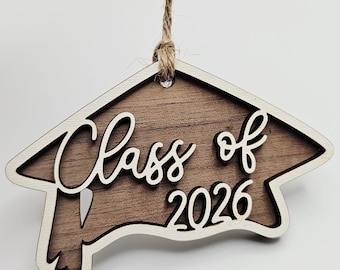 Adorno para birrete de graduación de la promoción de 2026: Archivo SVG cortado con láser (descarga digital)