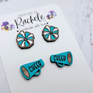 Archivo de aretes de animadora, pernos de megáfono, archivo láser digital pom pom, svg, archivo de corte Glowforge / regalo de entrenador deportivo, pendientes de equipo de mamá
