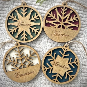 File di ornamento a strati di fiocchi di neve, ornamento natalizio personalizzato, SVG singolo o a strati, pupazzo di neve, semplice, file digitale, svg, Glowforge, neve