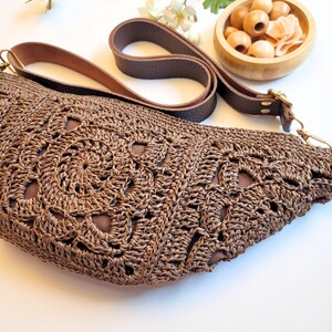 Minimalist flat lay featuring crochet pattern download, yarn, and tools – a digital DIY crochet bag pattern.