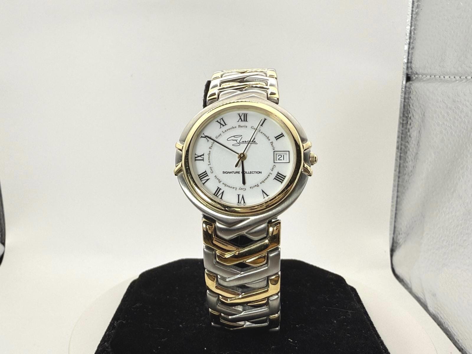 - GUY LAROCHE PARIS  Watch CIRCA 1995 Stunning Vintage Guy Laroche main image 2