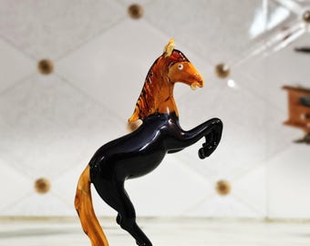 グリーンガラスの馬の置物 - ムラーノスタイルのコレクター向け動物