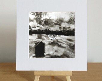 Miniatura de edição limitada assinada do cemitério de Newcastle, reproduzida a partir de um desenho original a carvão.