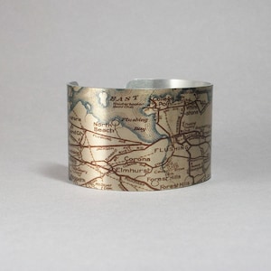 Bracelet manchette carte Queens New York Flushing Jamaica Corona Douglaston Astoria Maspeth Cadeau unique pour lui ou elle