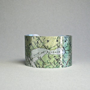 Bracelet manchette avec carte de la Suède, Scandinavie, cadeau de voyage unique pour homme ou femme