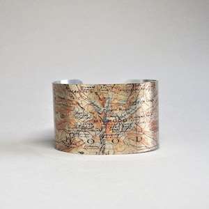 Mount Hood Oregon Trail Map Cuff Bracelet Unique Randonnée Escalade Peak Bagger Cadeau pour Hommes ou Femmes