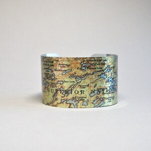 Superior National Forest Minnesota Map Cuff Armband Einzigartiges Wandergeschenk für Männer oder Frauen
