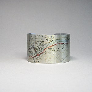 Brazalete con mapa de la ciudad de Bryson: joyería con mapa vintage de Carolina del Norte