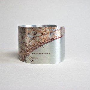 1244 Provinz Massachusetts Karte Manschette Armband Cape Cod Einzigartiges Geschenk für Männer oder Frauen
