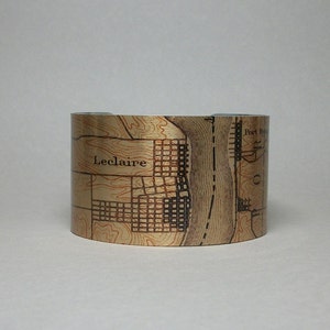 Bracelet manchette carte Iowa Le Claire Leclaire Cadeau unique ville natale pour homme ou femme
