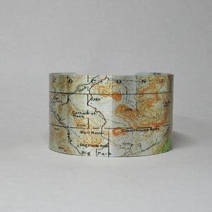 Coconino Forest Arizona Templeton Trail Map Armband Einzigartiges Wandern Klettern Geschenk für Männer oder Frauen