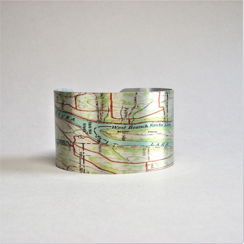 Keuka Lake New York Finger Lakes Map Cuff Bracelet Uniek cadeau voor mannen of vrouwen afbeelding 1