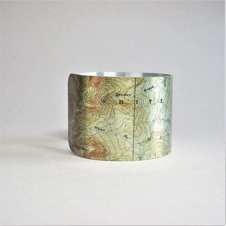 White Mountains Map Cuff Bracelet: Vintage New Hampshire Topography immagine 2