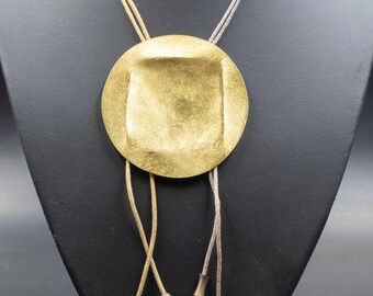 Handgemaakte messing statementketting, grote geometrische avant-garde sieraden, draagbare kunst