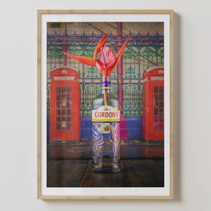 Gordon's London Dry Gin Art Print | Dekoracja wózka barowego | Sztuka ścienna do domowego baru | Plakat Man Cave | Sztuka ścienna z alkoholem | Gin Contemporary Gift