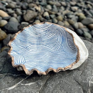Porte-bijoux fait main bleu vague en coquillages d&#39;huîtres