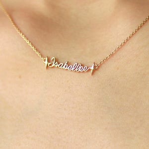 Collar con nombre y estrella en oro macizo de 14 quilates. Regalo para amiga. Colgante con nombre personalizado. Regalo para novia. Collar personalizado. Regalo para ella.
