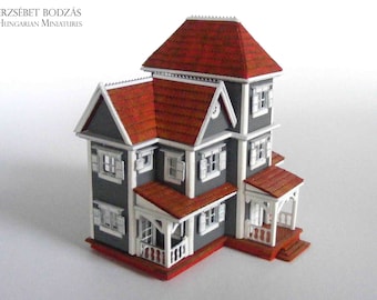 Miniature toy dollhouse