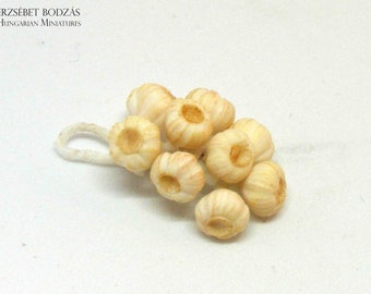 Garlic braid