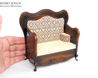 Victorian hall bench (Miniature furniture for dollhouses in 1:12 scale)