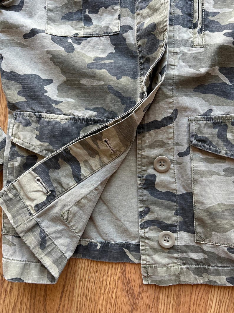 Y2K J Crew Camo Utility Jacket - Everyday jacket, layering piece, Streetwear, Military Chic, Indie sleaze, Going out - Size Small image 5