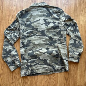 Y2K J Crew Camo Utility Jacket - Everyday jacket, layering piece, Streetwear, Military Chic, Indie sleaze, Going out - Size Small image 2