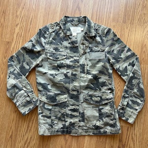 Y2K J Crew Camo Utility Jacket - Everyday jacket, layering piece, Streetwear, Military Chic, Indie sleaze, Going out - Size Small image 1