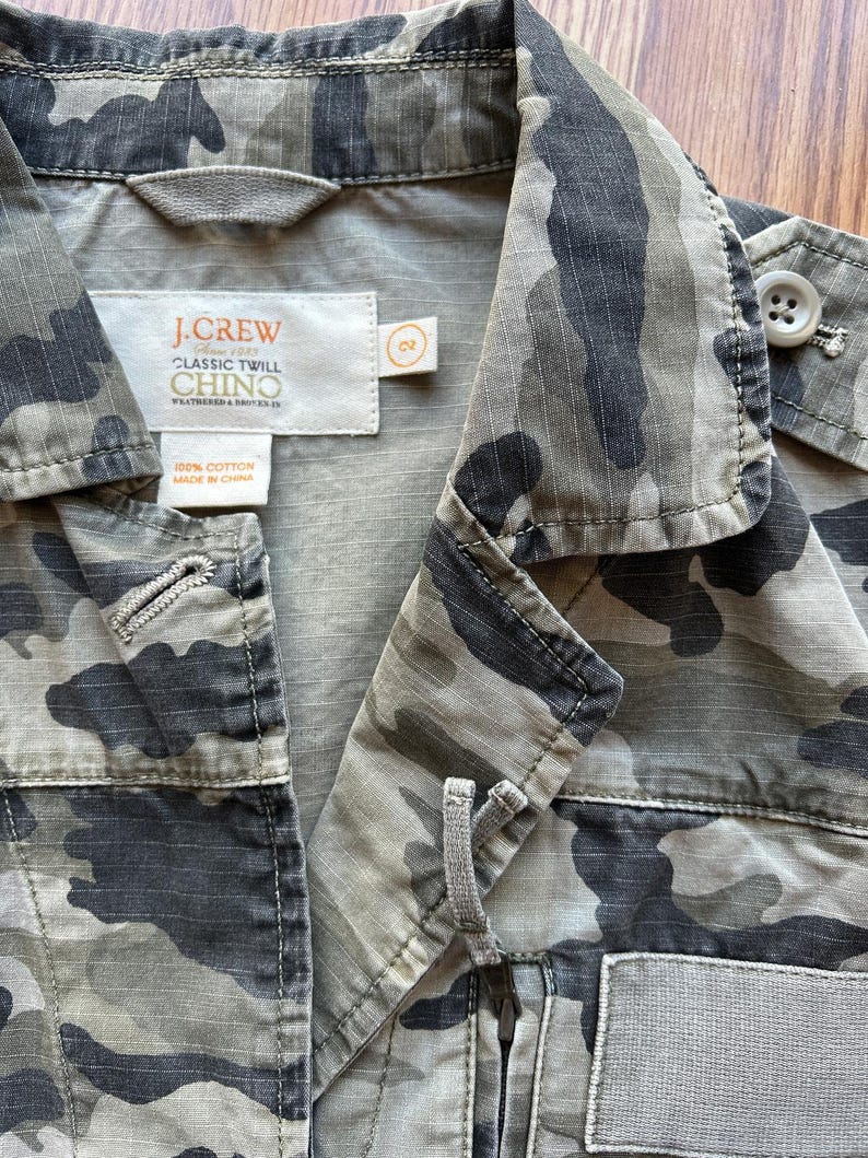 Y2K J Crew Camo Utility Jacket - Everyday jacket, layering piece, Streetwear, Military Chic, Indie sleaze, Going out - Size Small image 3