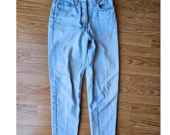 90s Mid Rise Straight Leg Tapered Jeans - Size 6 Petite, Light Wash, Vintage Denim, Minimalist, Casual Mom Jeans